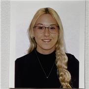 Puedo dar clases desde pequeños hasta bachillerato, y me defino una persona paciente, y que sé explicar las cosas